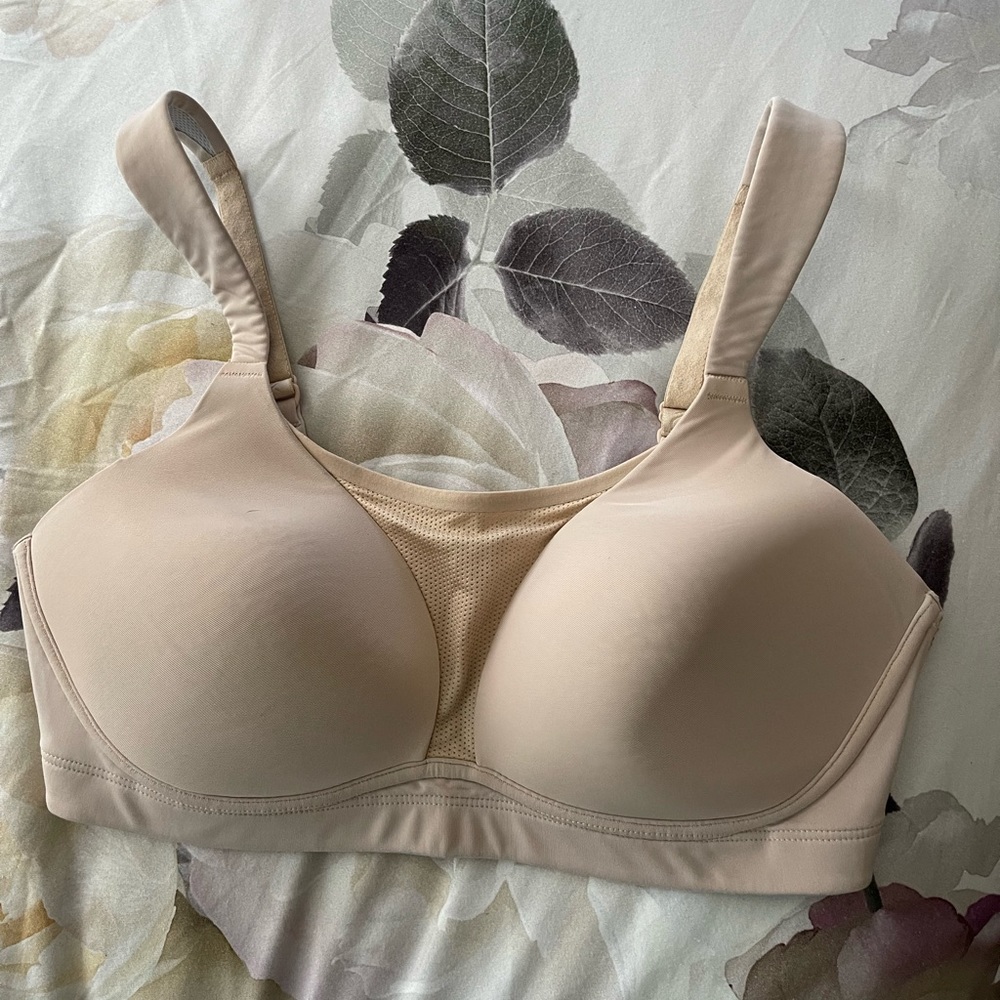Moving Comfort Wire-free Padded Sports Bra Size 36D